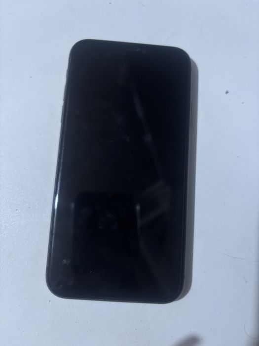 Продам айфон 11 срочно
