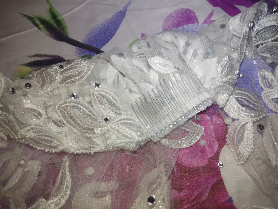 Скидка!Роскошная фата с камнями и вышивкой