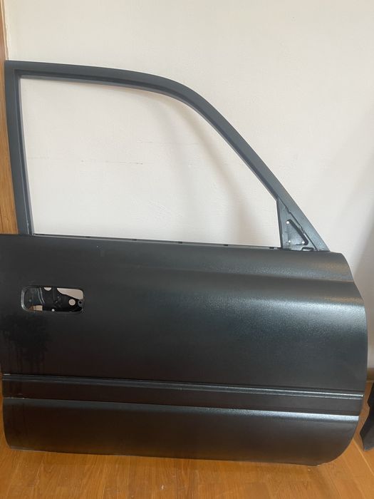 Продам новую дверь и правое крыло на крузер 80