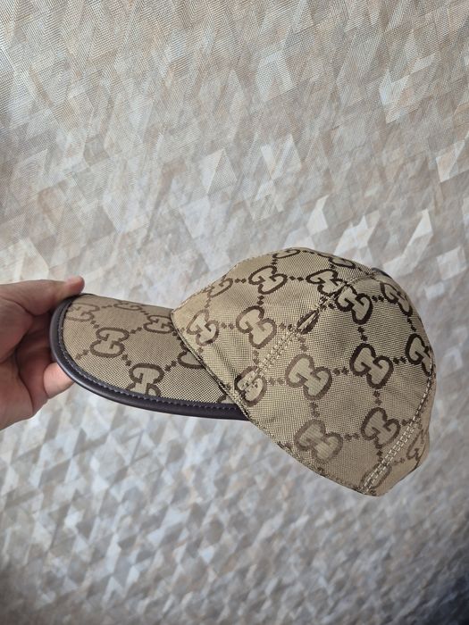 Продам кепку Gucci новая