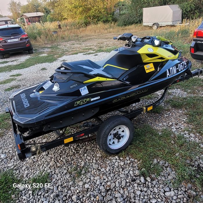 Продам гидроцикл BRP RXP - 260