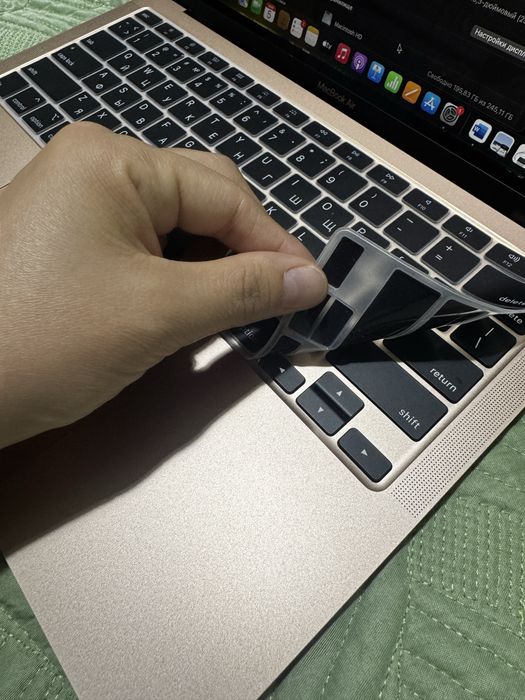 Продам Макбук Новый