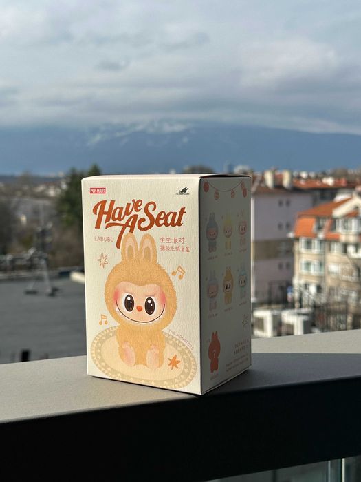 Оригинална Labubu Have a Seat Pop Mart – неотворена кутия