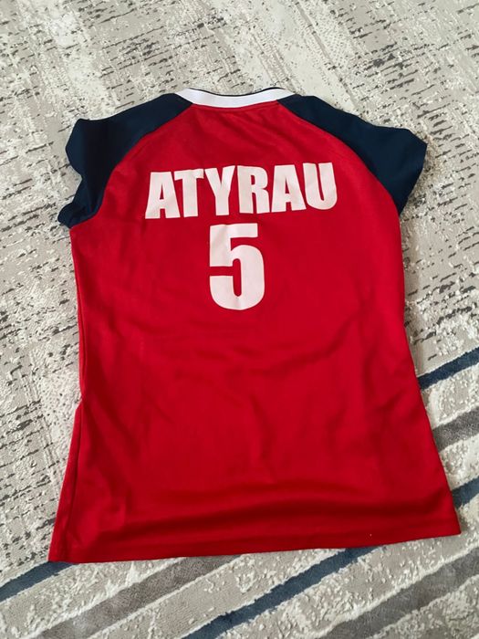 Продаю форму асикс М размер