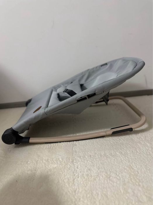 Шезлонг Maxi cosi Loa Beyond grey