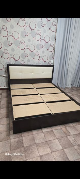 Продам кровать без матраса