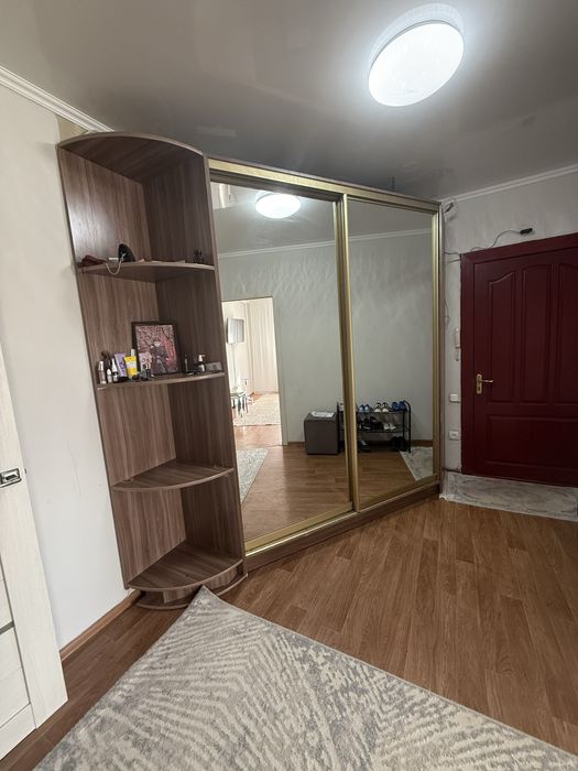 Продам угловой шкаф купе