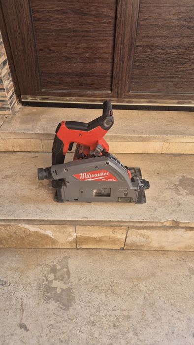 Milwaukee M18 FPS55 потапящия циркуляр