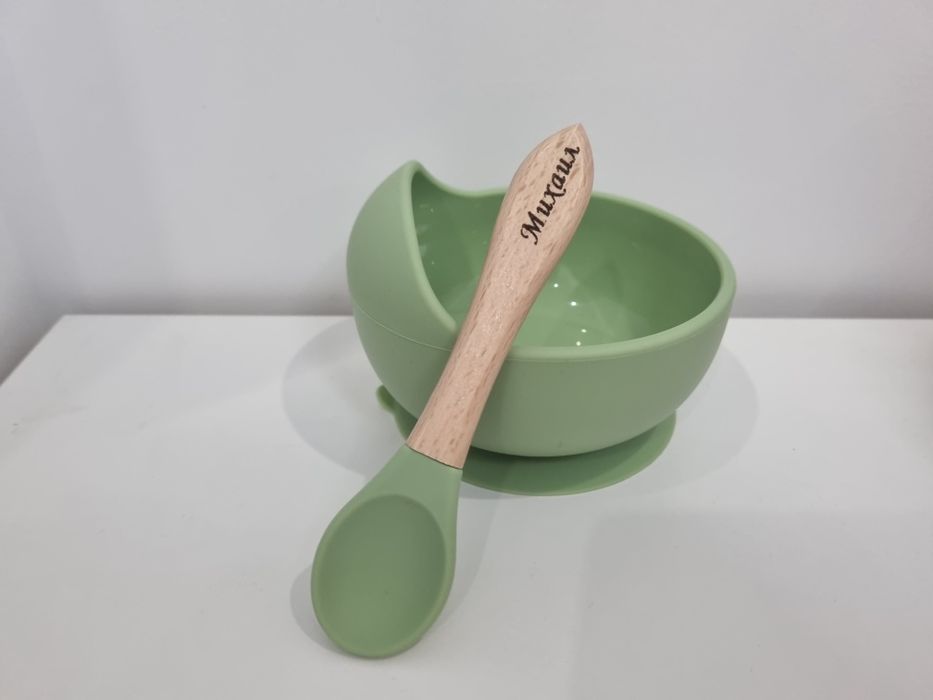 Персонализирани силиконови аксесоари за хранене