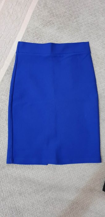 Синяя и черная юбки