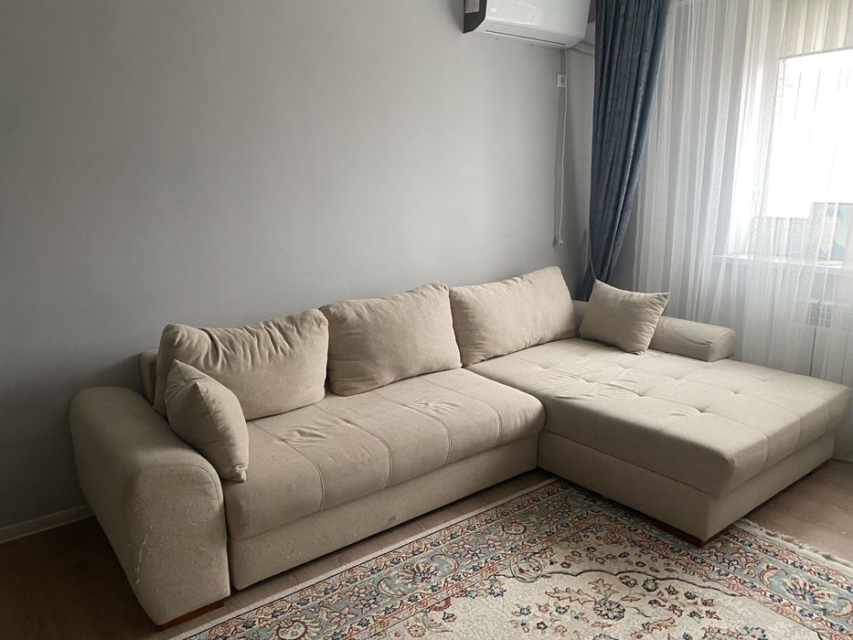 Диван угловой в отличном состоянии