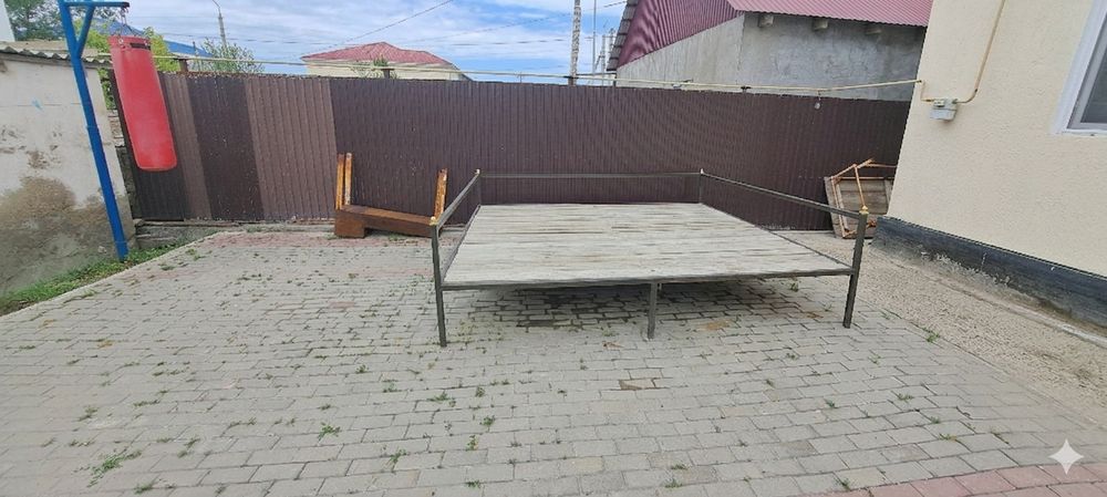 Продам топчан, размер 3×3