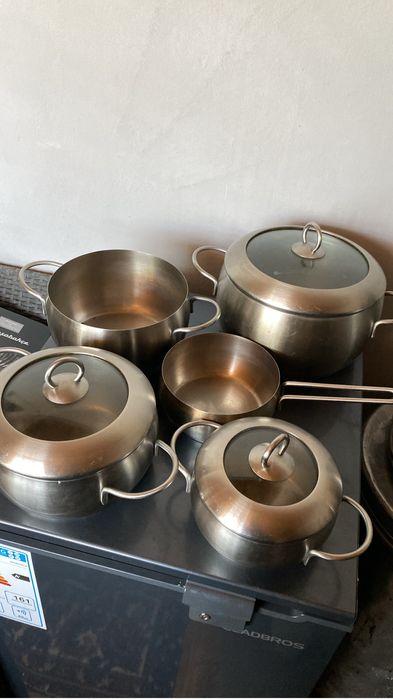 Продам набор кастрюлей