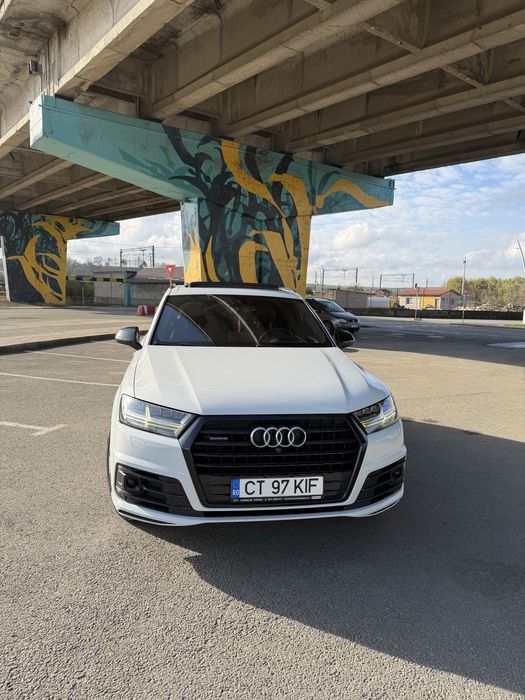 Audi Q7 model EXCLUSIV 7 locuri deosebit