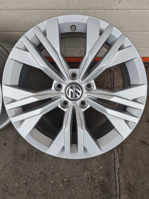 Оригинални джанти за ФОЛКСВАГЕН VW AUDI SEAT SKODA R17 5x112 ET38 7J