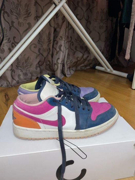 Air Jordan 1 Low SE  (Mismatched Purple/Magenta)