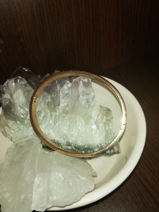 Гривна за ръка с гравюра