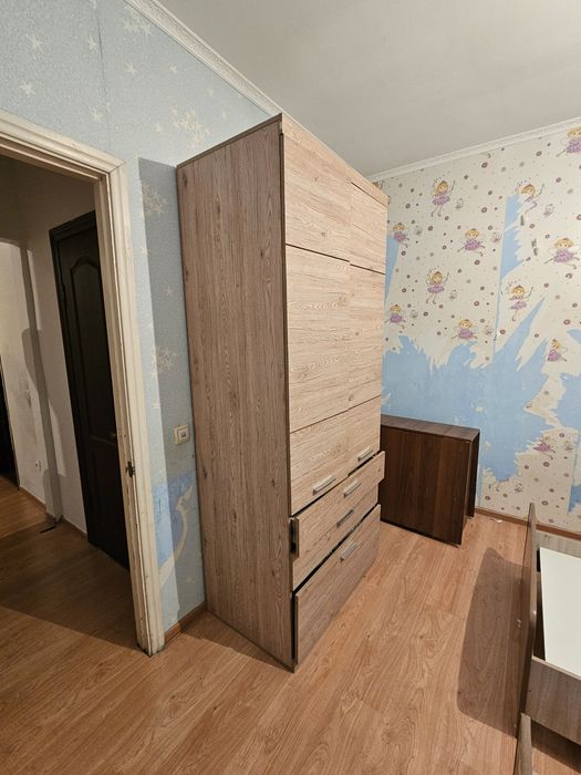 Шкаф б/у для хранения одежды коричневый