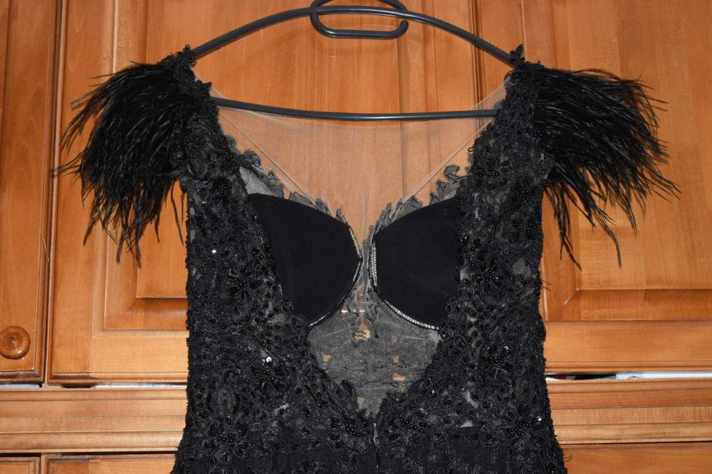 Продавам черна бална рокля