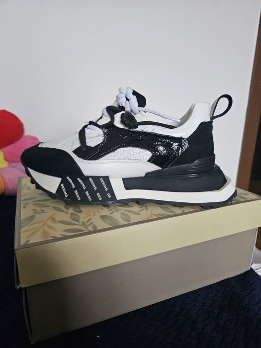 Продам стильные кросовки