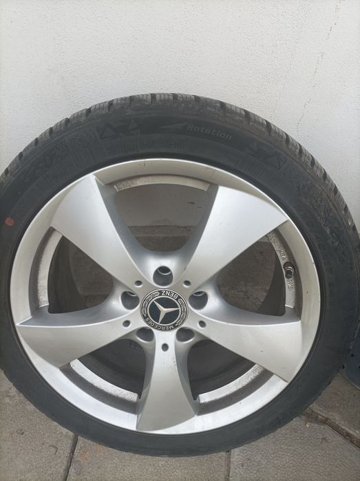 Мерцедес Джанти 17ки с зимни гуми