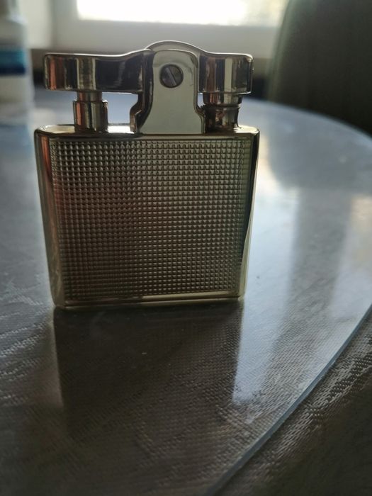 Новая зажигалка.