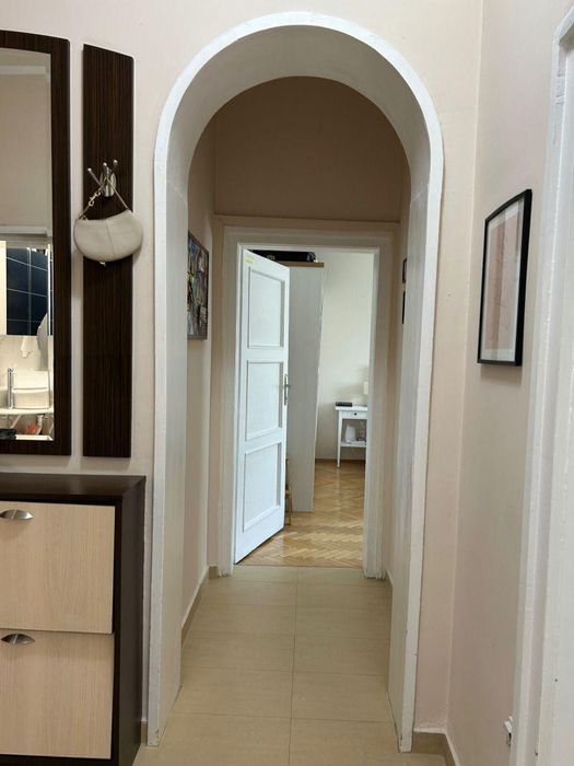 Тристаен апартамент под наем в центъра на София, 2219269