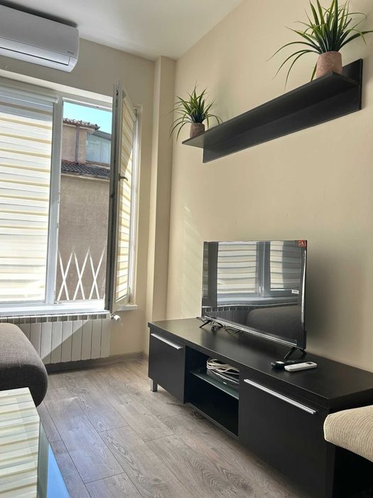 Дава се под наем Двустаен апартамент в София, Център - 55 кв.м за 800 € - Снимка #12