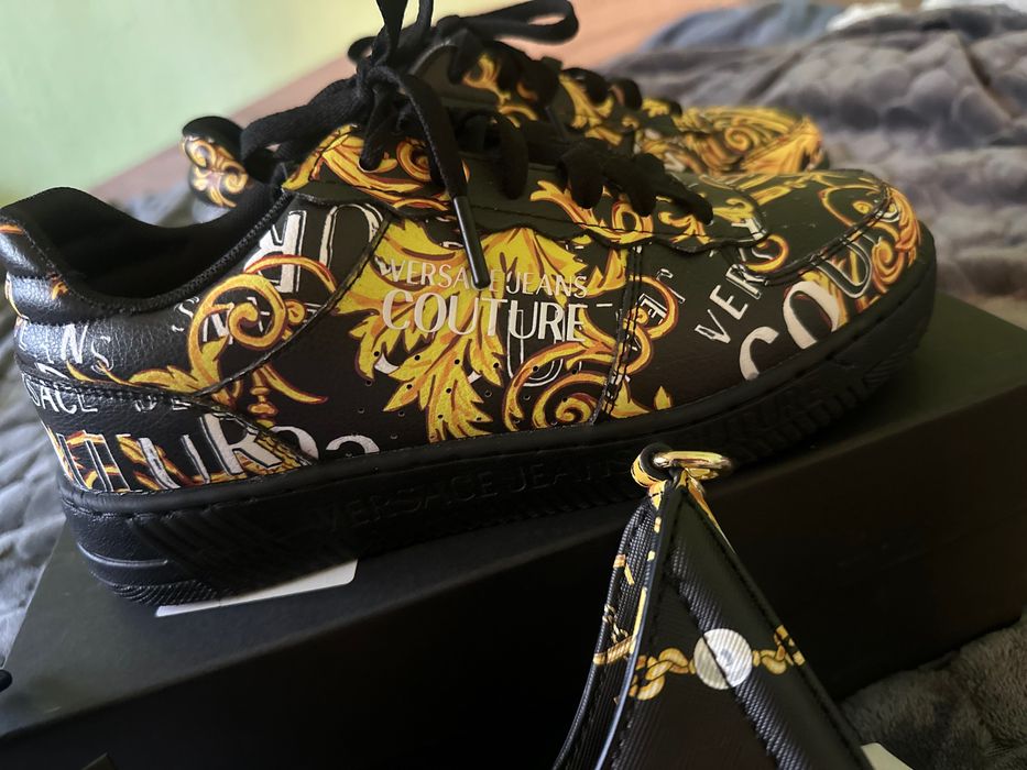 Обувки и чанта Versace