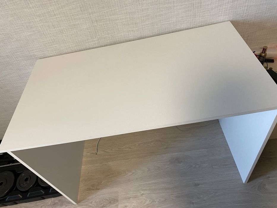 Продаю письменный стол