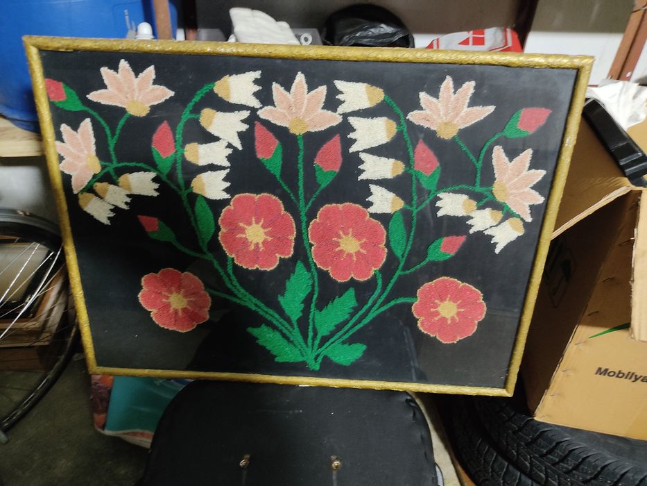 Стари гоблени шити от майка ми 50 те .години едър бод  ( първата снимк