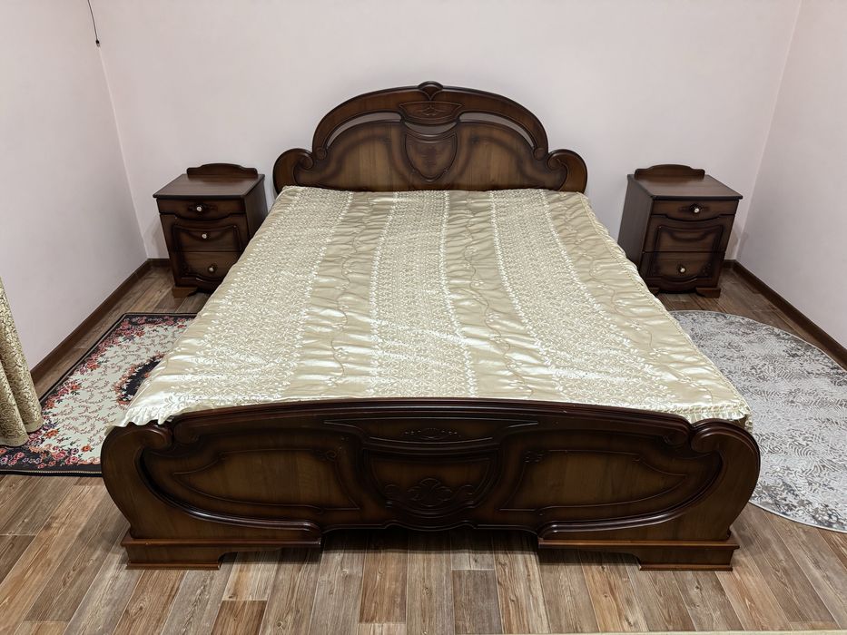 Продам спальный гарнитур