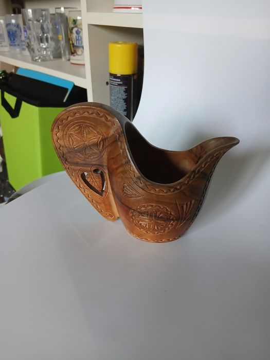 Cauc sculptat in lemn,finisaj deosebit.