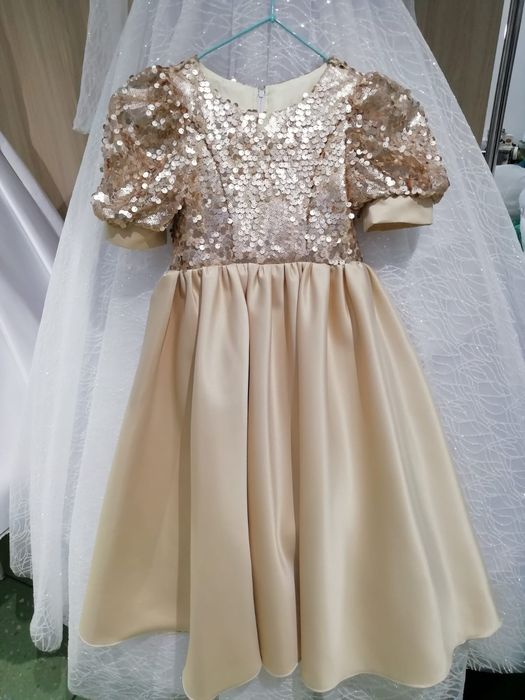 Продажа детских платьев