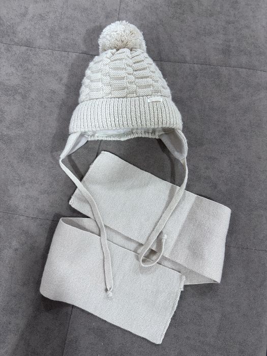 Зимняя детская шапка с шарфом  0-3 месяца.