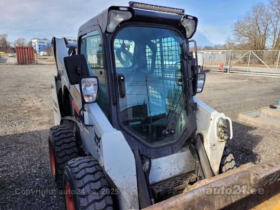 Услуги с Бобкат, комбиниран багер София