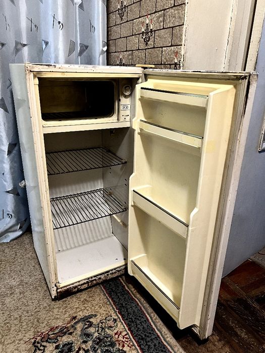 Холодильник рабочий Саратов гнилой.