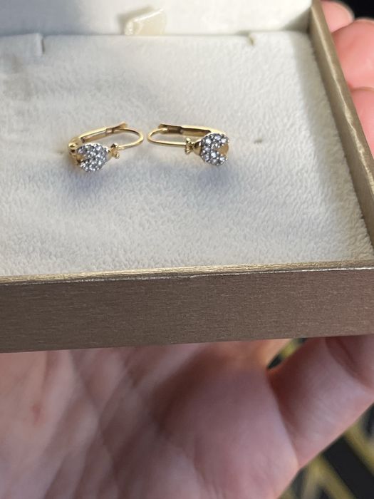 Cercei AUR 18K -600 lei /Gr . Ca nou