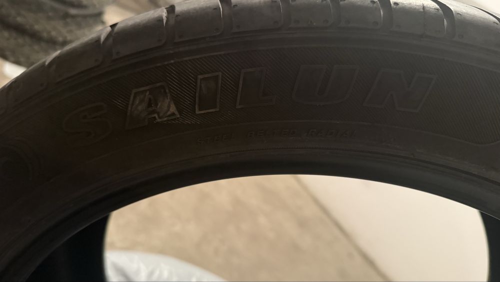 Продам шины летние 295/40/22