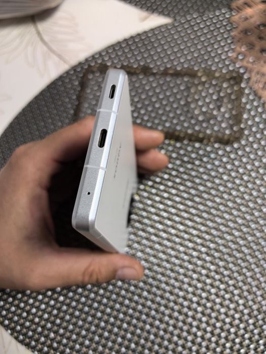 Sharp Aquos R8 White 256Gb/8Gb Ram