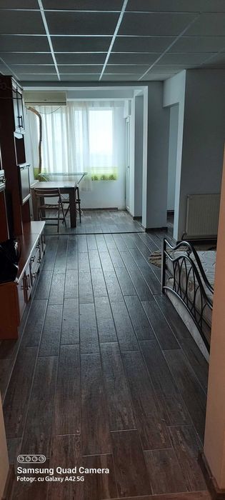 Închiriez garsonieră modificată, 32mp utili, pe strada Independentei