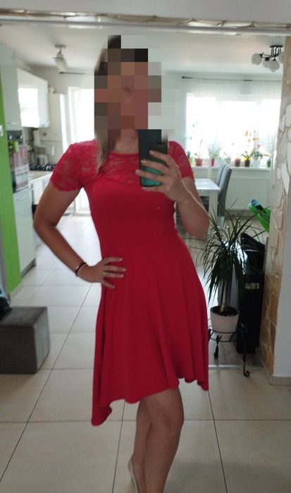 Rochie eleganta cu dantela in partea de sus