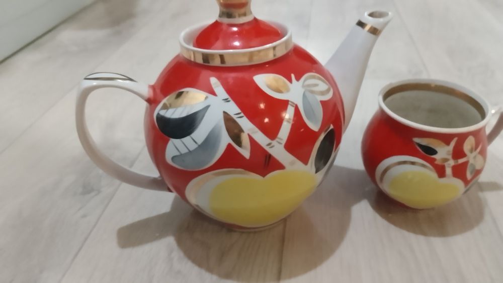 Продаю чайник с кружкой