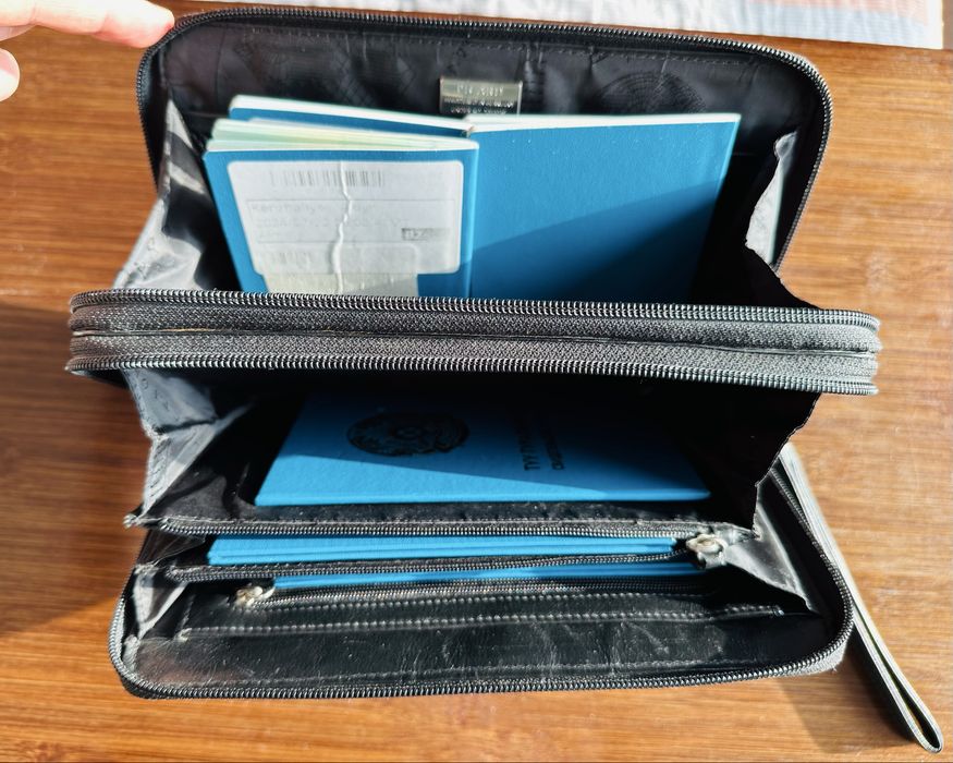 Продам барсетку Picard