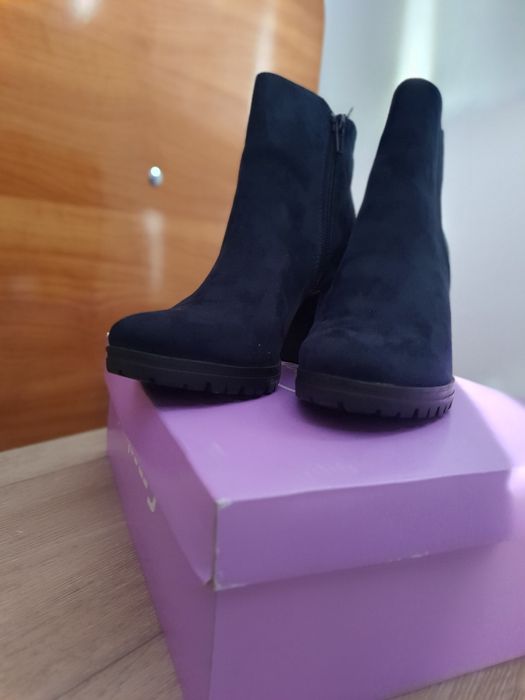 Vând ghete damă Deichmann