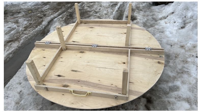 Продается национальные столы с корпешками