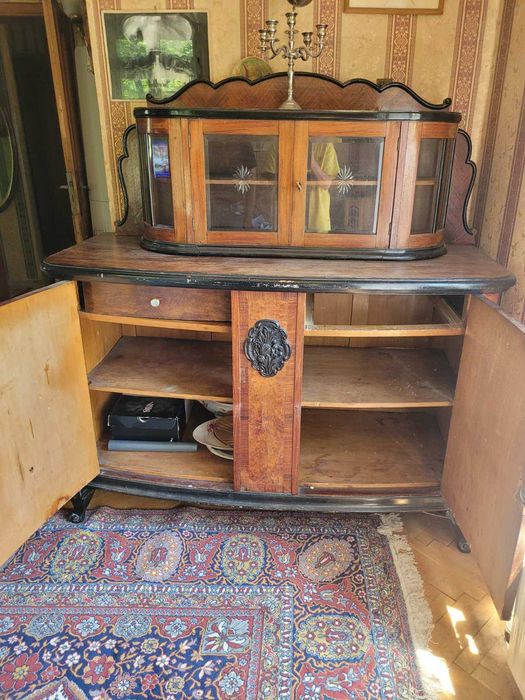 Старинен Бюфет от 19 век