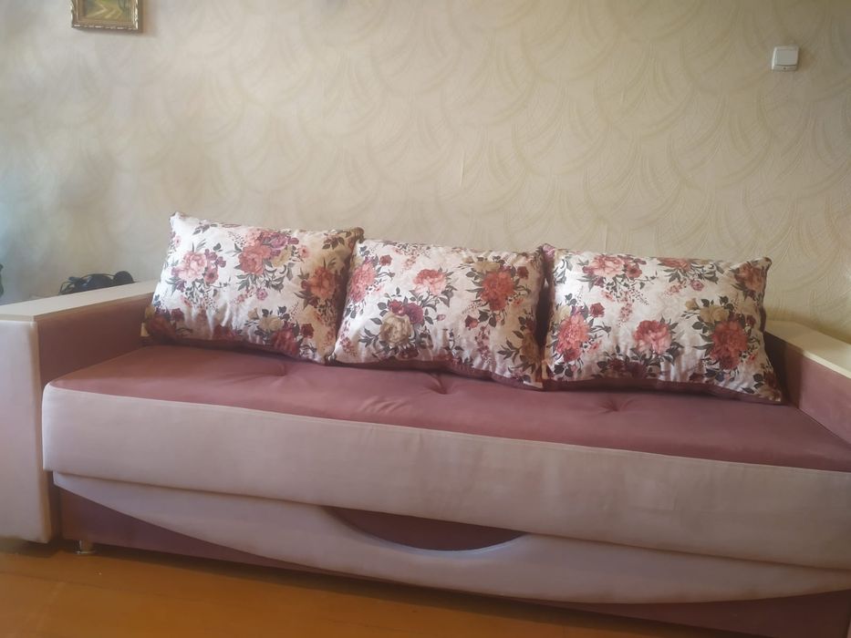 Продается диван.