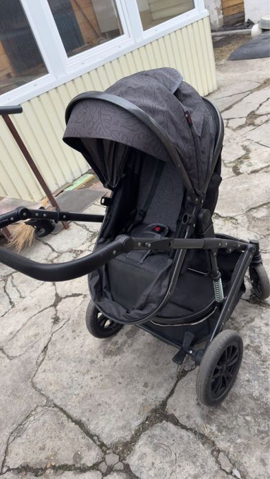 Продам коляску 3 в 1