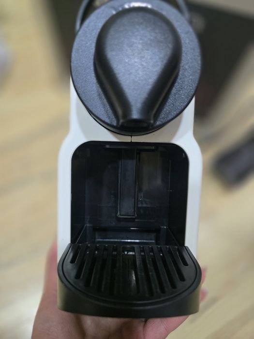 Кафемашина с капсули NESPRESSO Inissia, 19bar
